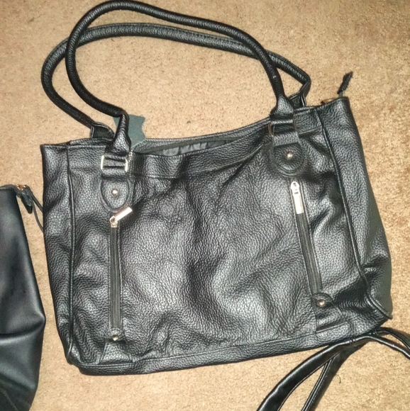 Purses - Picture 3 of 9